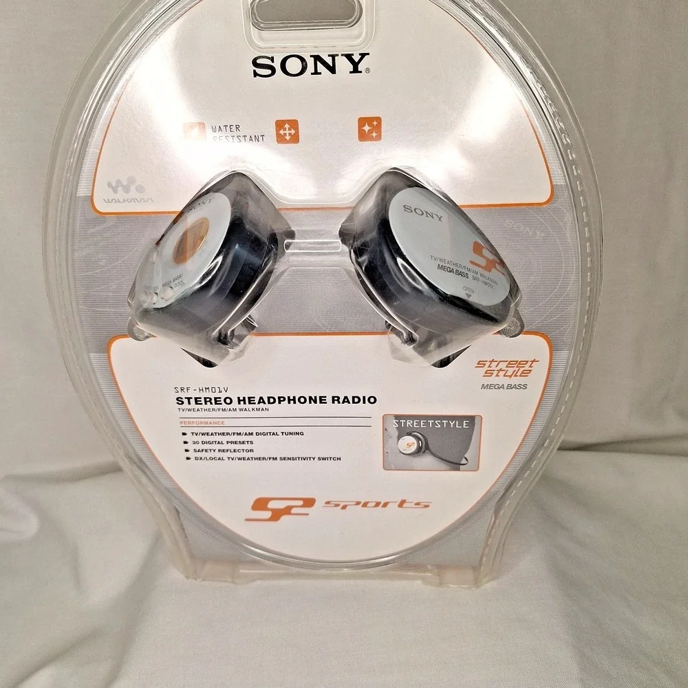 SONY Walkman SRF-HM01V Portable Stereo Radio Headphones Sealed Vintage NOS New